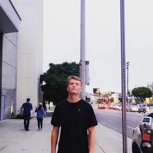 Meet your Posher, Justin